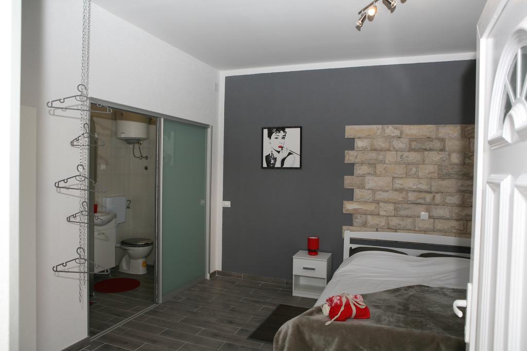 Apartments & Room Dijana Τρογκίρ Δωμάτιο φωτογραφία