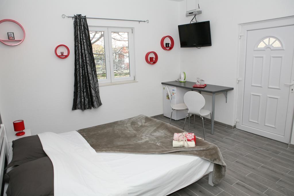 Apartments & Room Dijana Τρογκίρ Δωμάτιο φωτογραφία