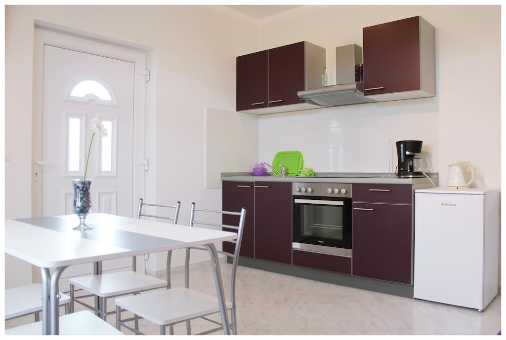 Apartments & Room Dijana Τρογκίρ Εξωτερικό φωτογραφία